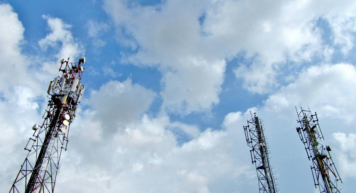 Customer filing Compensation Claims after telecom outage with documentation